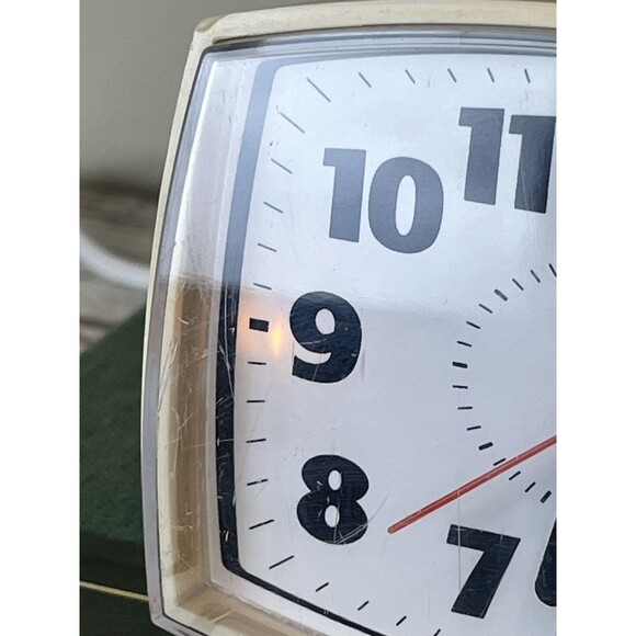 Vintage Equity 33100 Electric Analog Alarm Clock with White Case / Working - Picture 5 of 9
